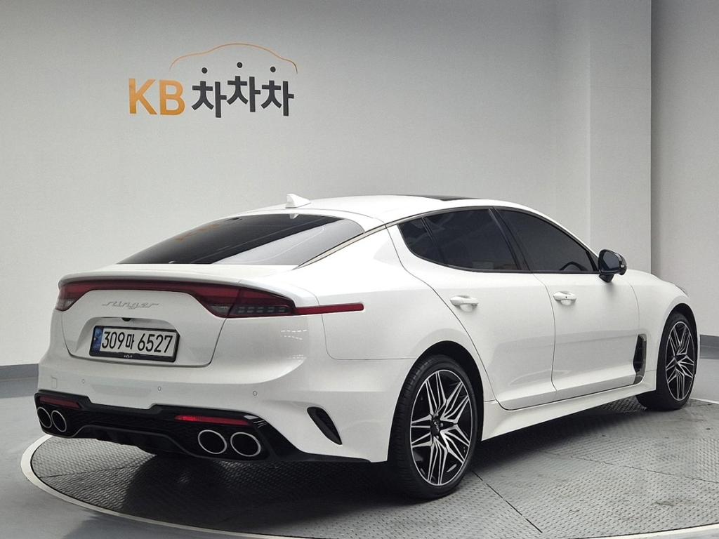 2022 KIA STINGER Meister 