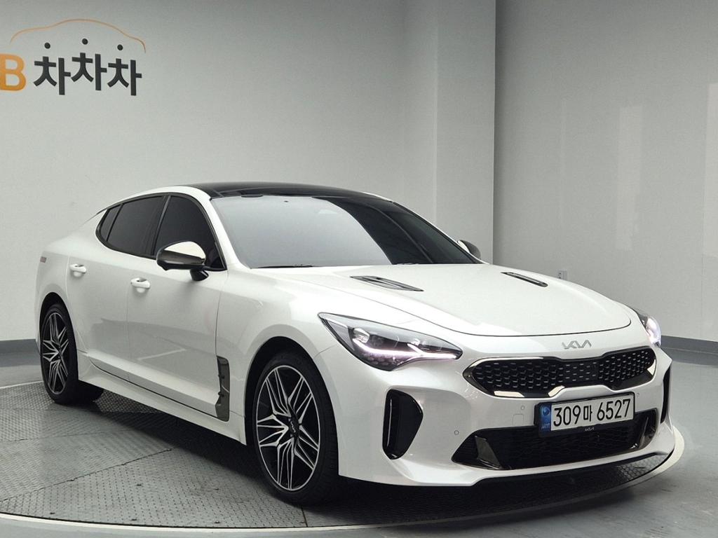 2022 KIA STINGER Meister 