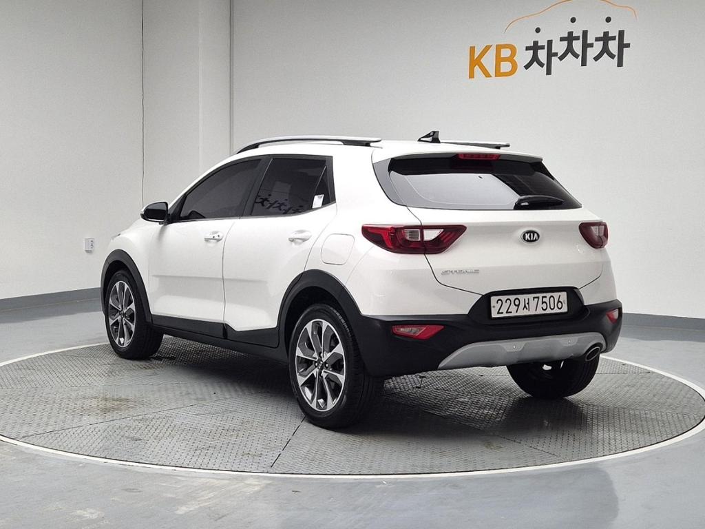 2020 KIA STONIC 