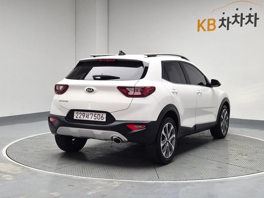 2020 KIA STONIC 