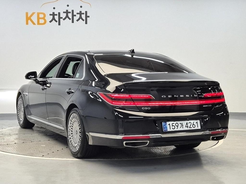 2020 GENESIS G90 