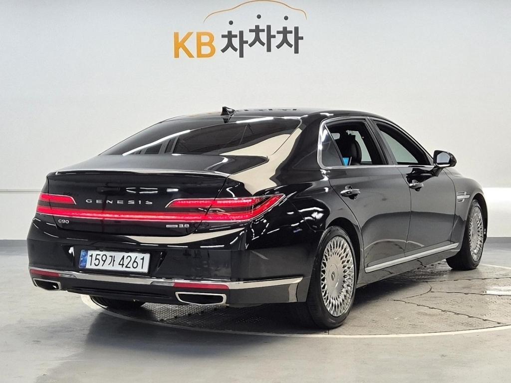 2020 GENESIS G90 