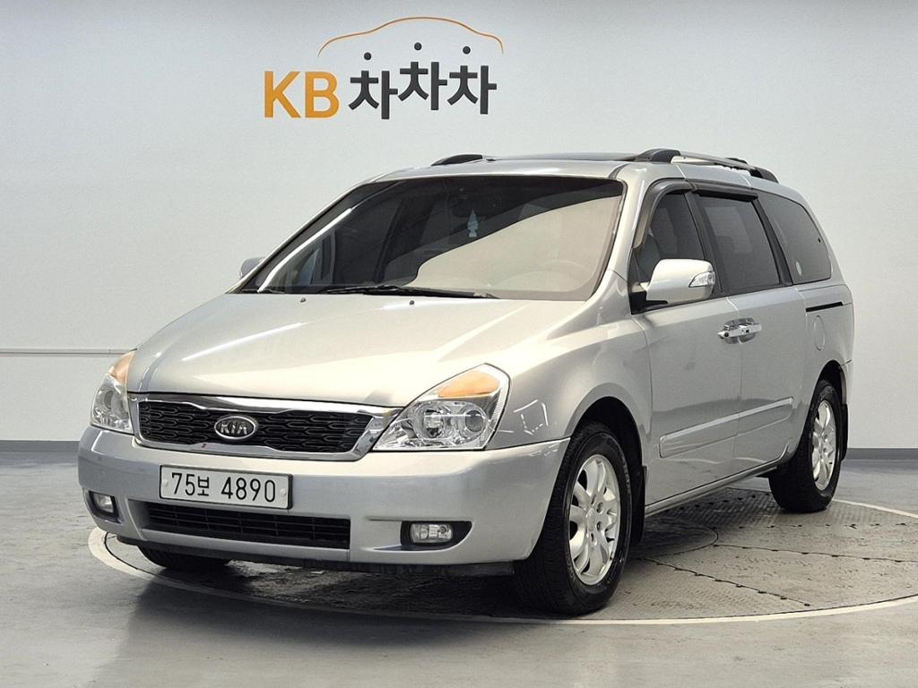 2011 KIA CARNIVAL R 