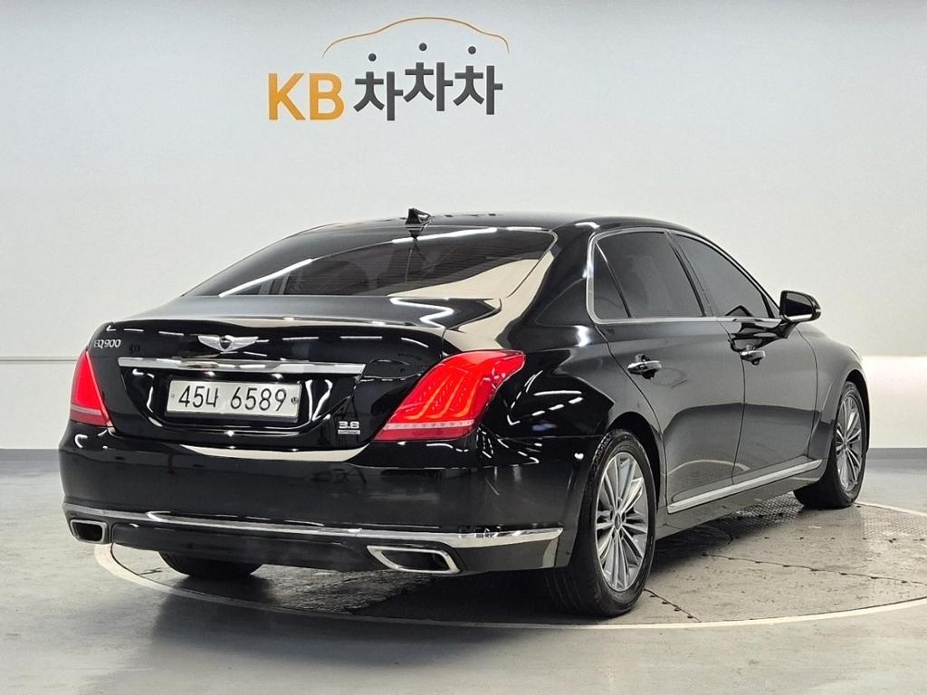 2017 GENESIS EQ900 