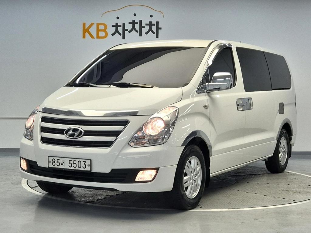 2017 HYUNDAI GRAND STAREX 