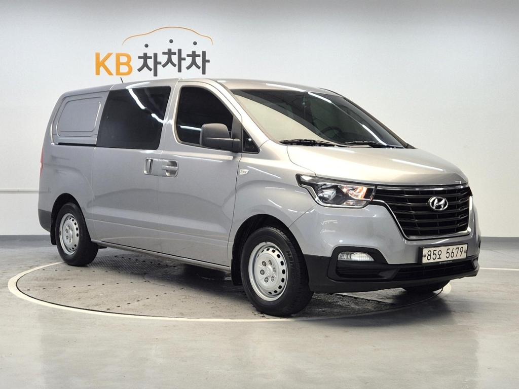2021 HYUNDAI THE NEW GRAND STAREX 