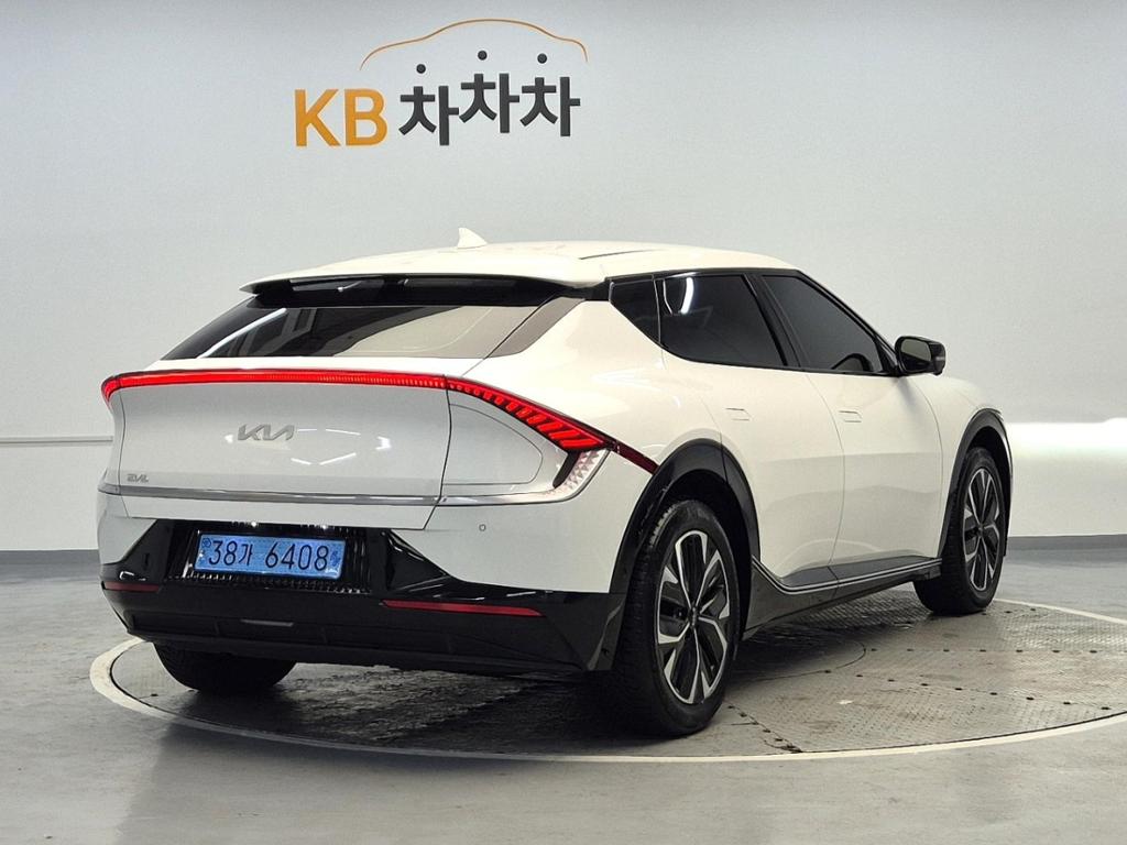 2022 KIA EV6 