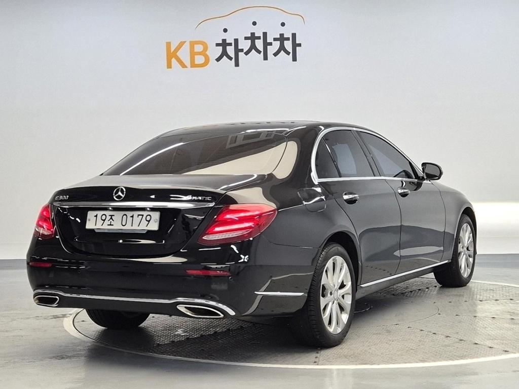 2017 BENZ E CLASS (5Gen) 