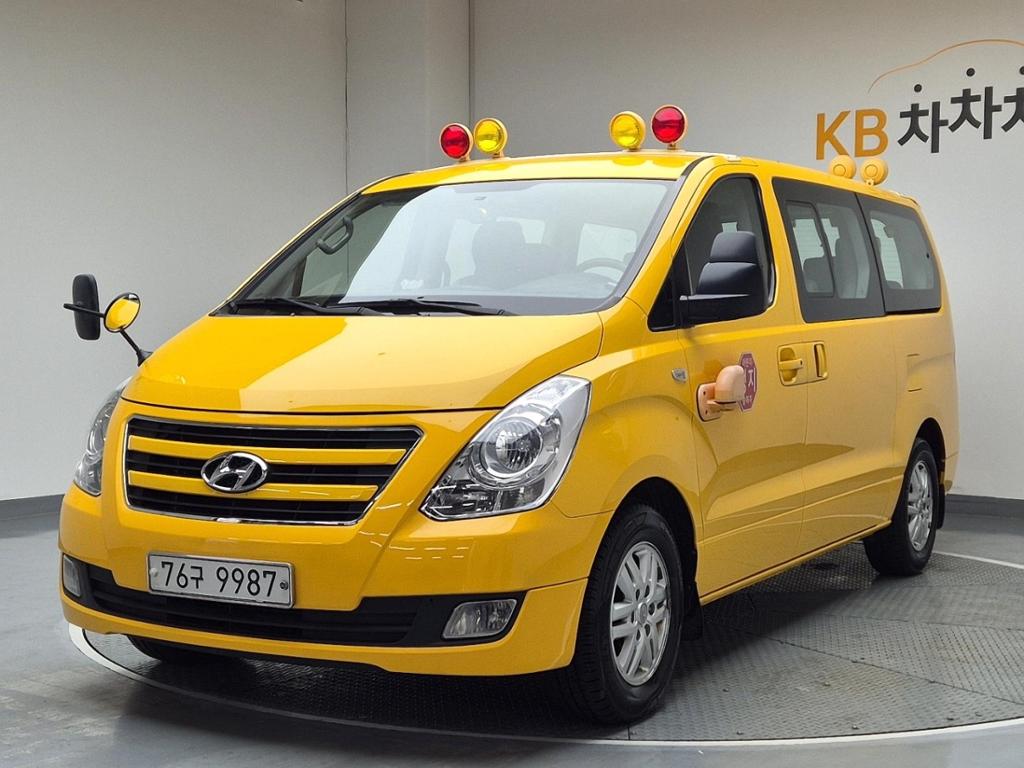 2017 HYUNDAI GRAND STAREX 