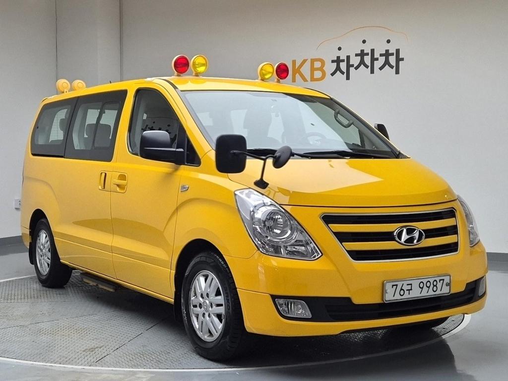 2017 HYUNDAI GRAND STAREX 