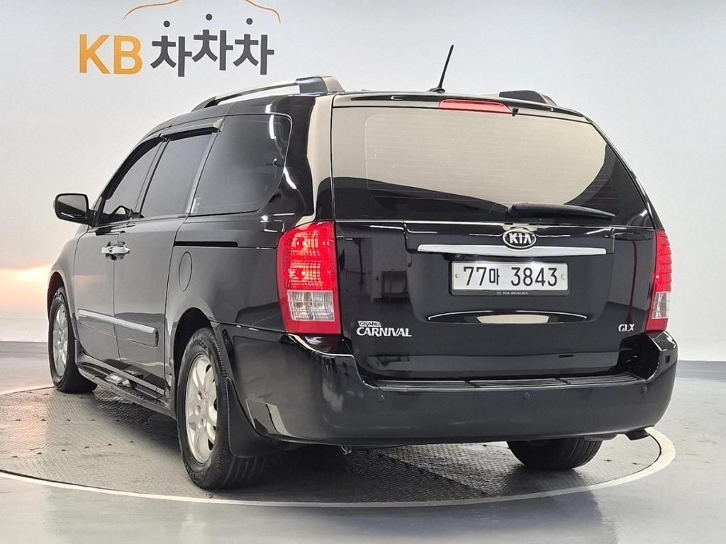 2013 KIA CARNIVAL R 