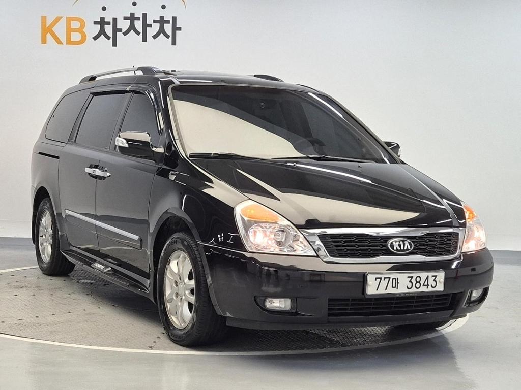 2013 KIA CARNIVAL R 