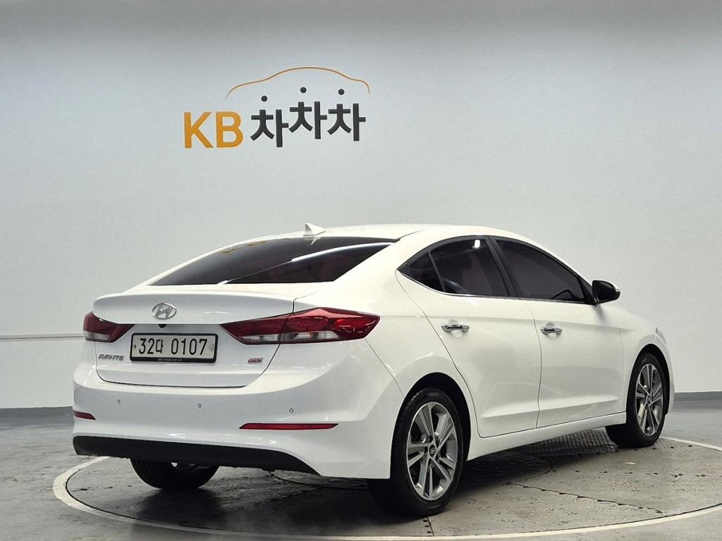 2017 HYUNDAI AVANTE AD 