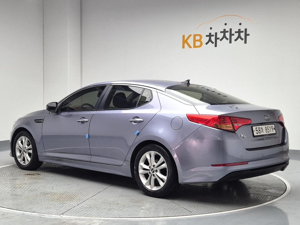2011 KIA K5 