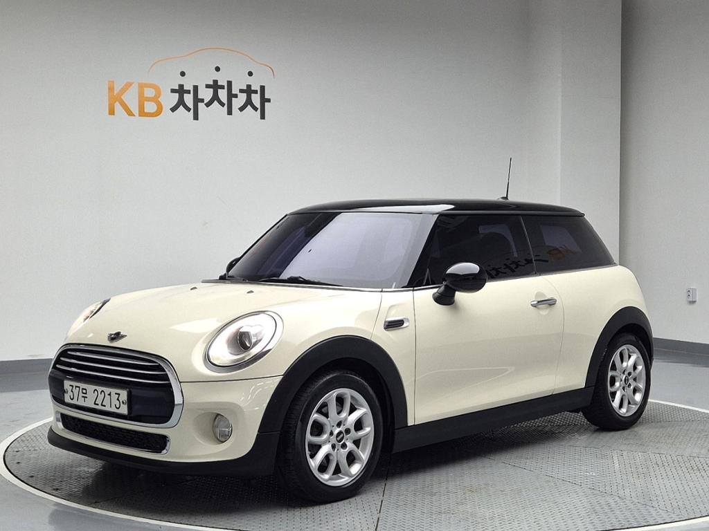 2017 MINI COOPER 