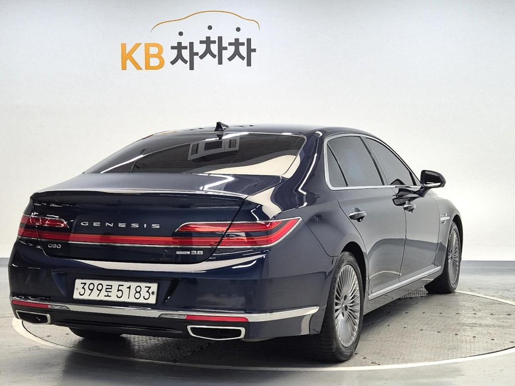 2020 GENESIS G90 