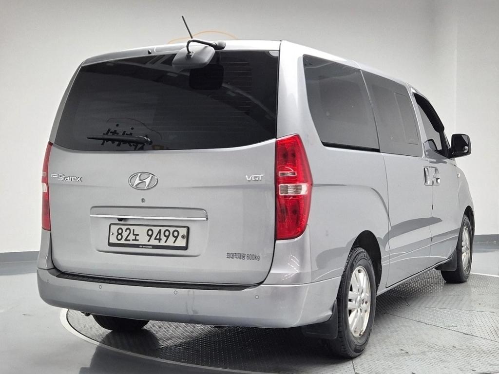 2016 HYUNDAI GRAND STAREX 