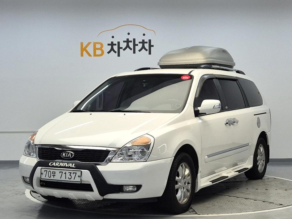 2013 KIA CARNIVAL R 