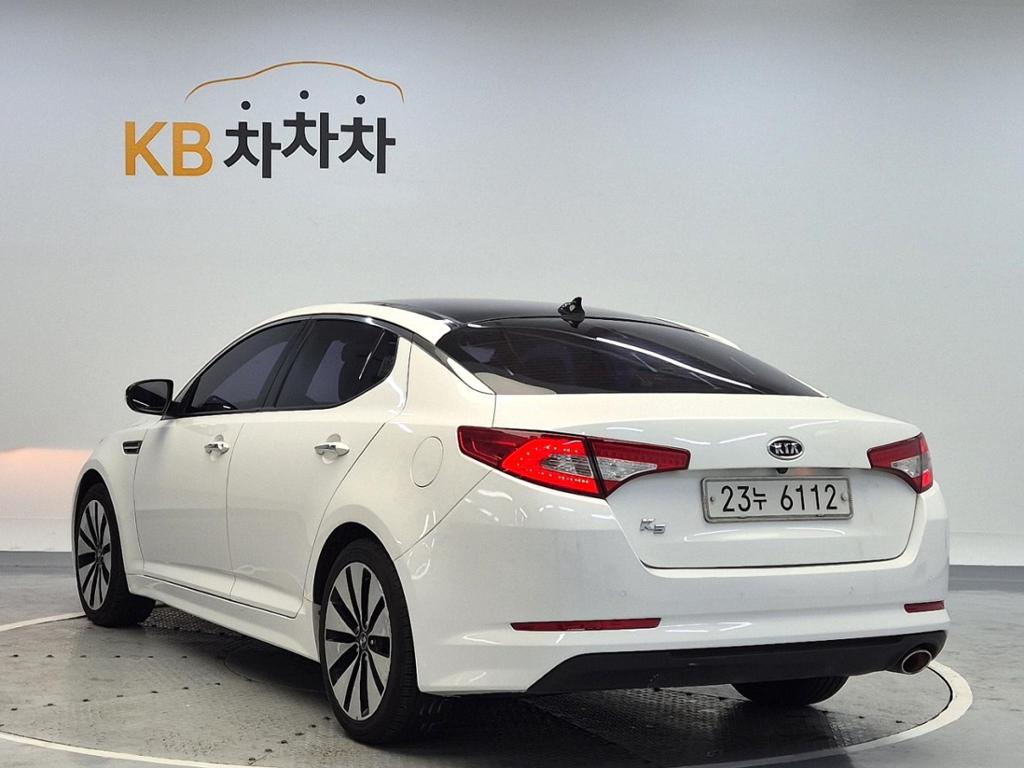 2011 KIA K5 