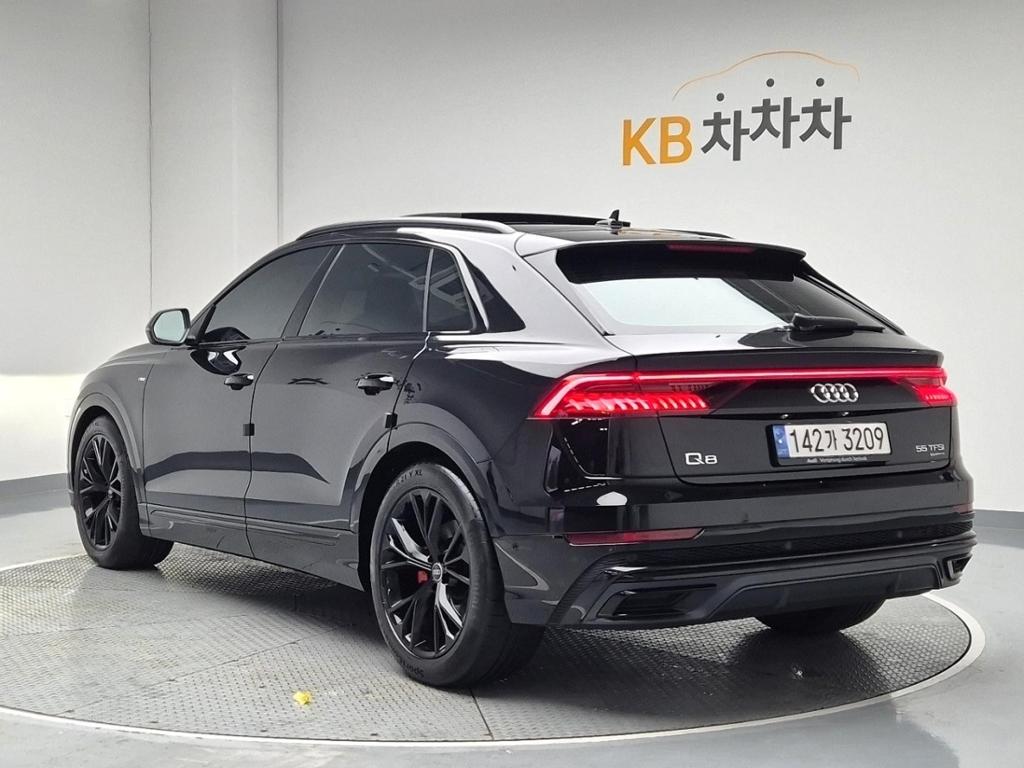 2022 AUDI Q8 