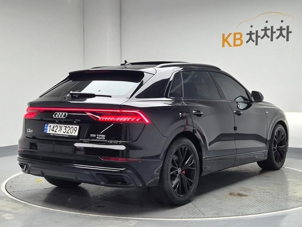2022 AUDI Q8 