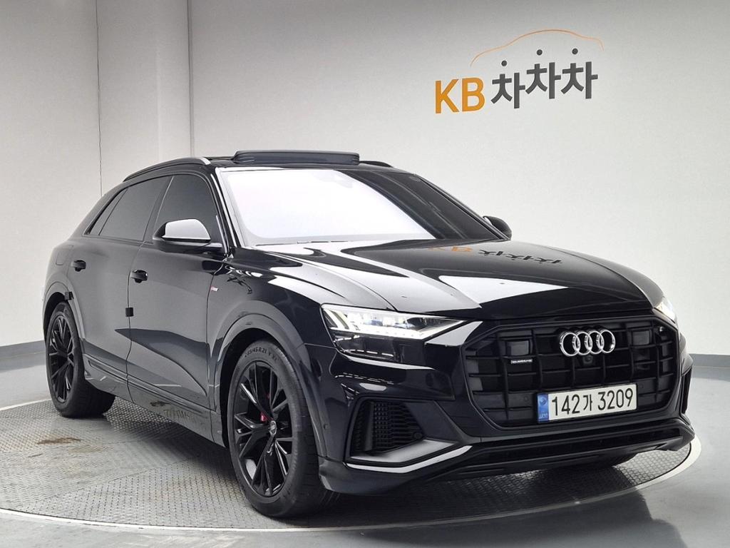2022 AUDI Q8 