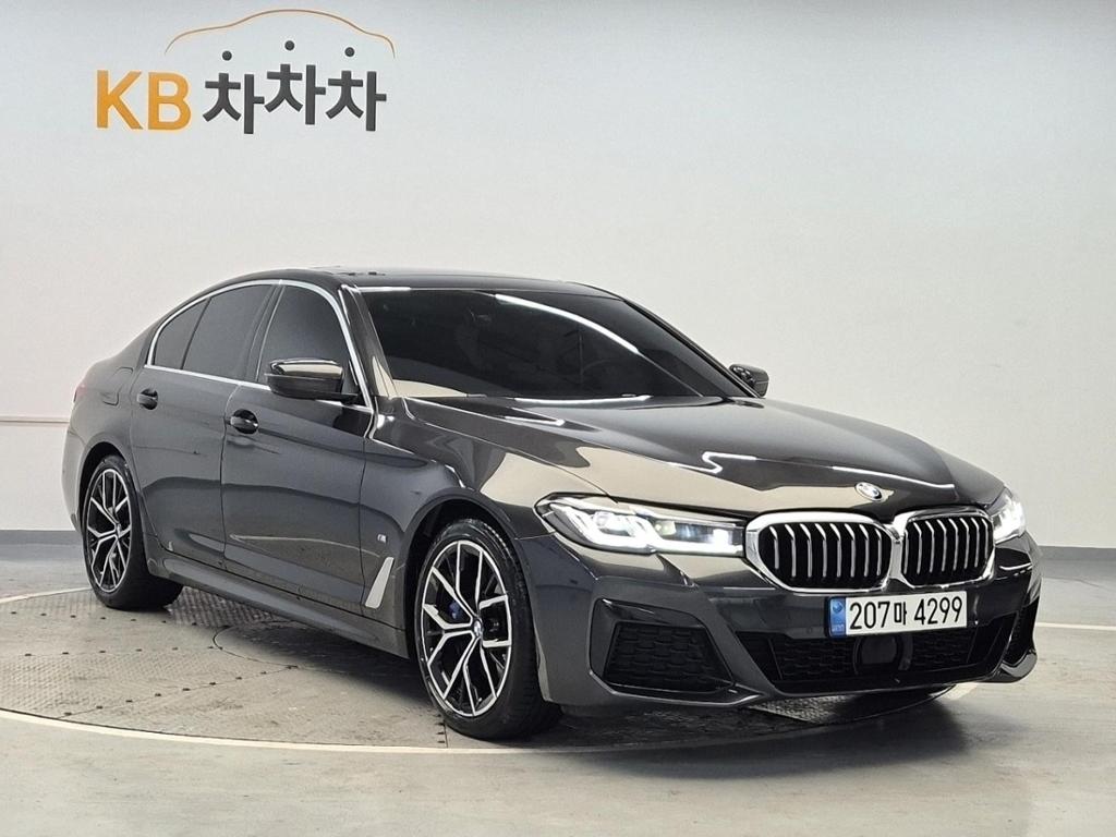 2023 BMW 5 SERIES (7Gen) 