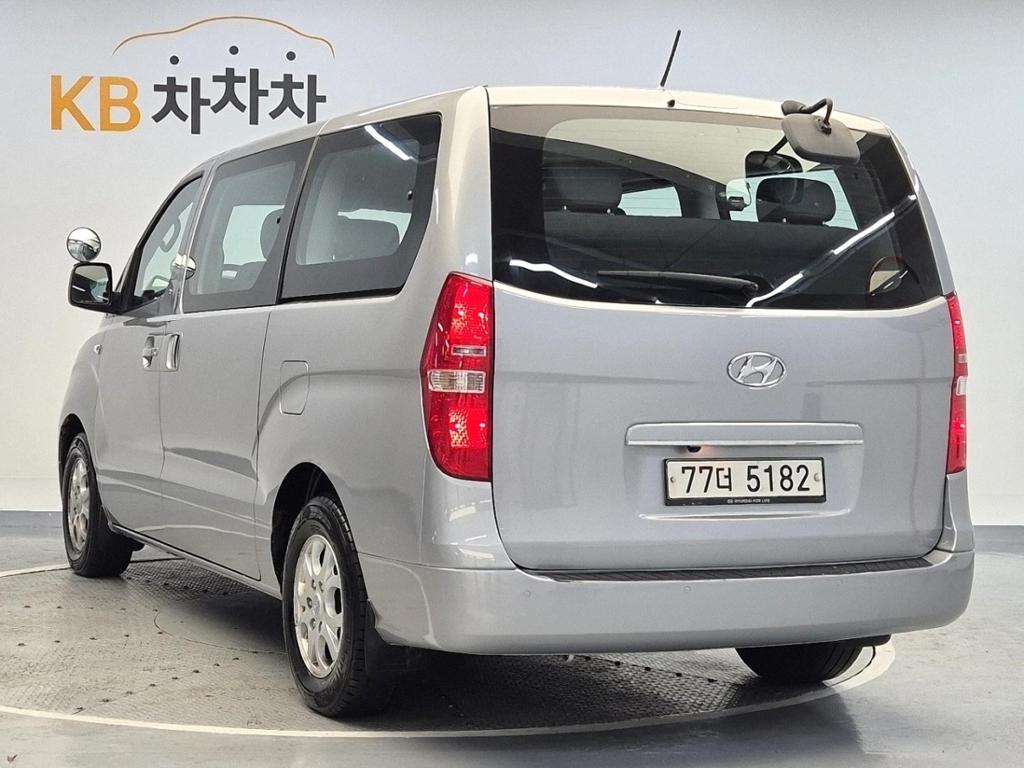 2016 HYUNDAI GRAND STAREX 