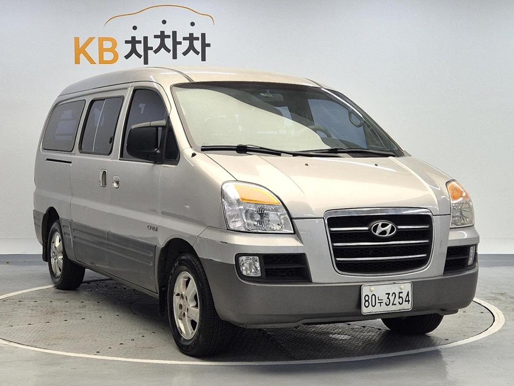 2004 HYUNDAI STAREX 