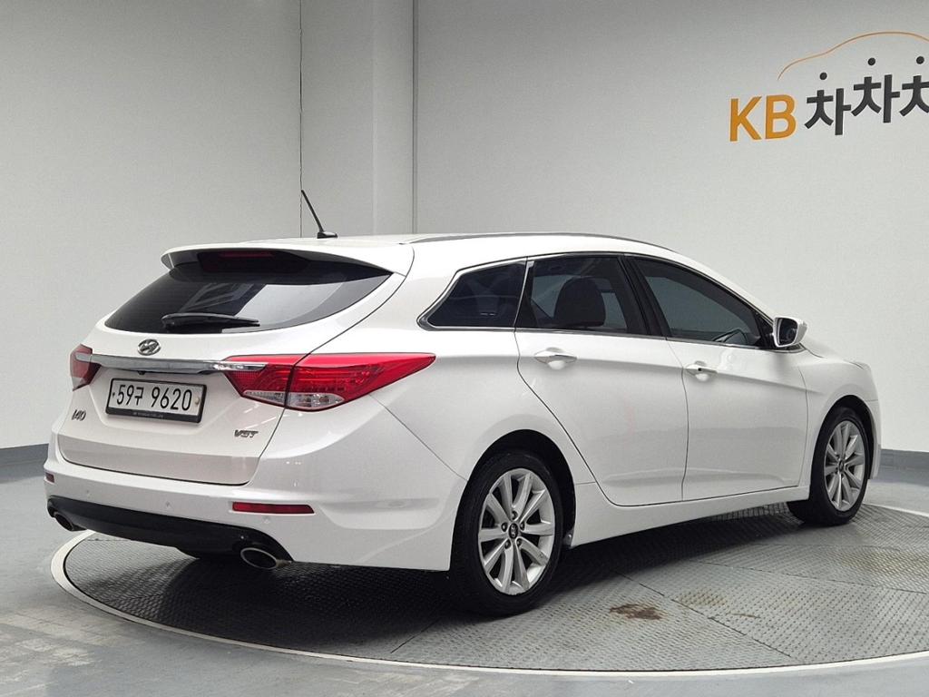 2012 HYUNDAI i40 