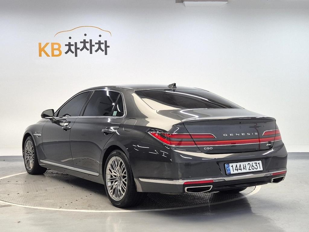 2021 GENESIS G90 