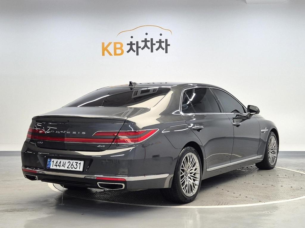 2021 GENESIS G90 