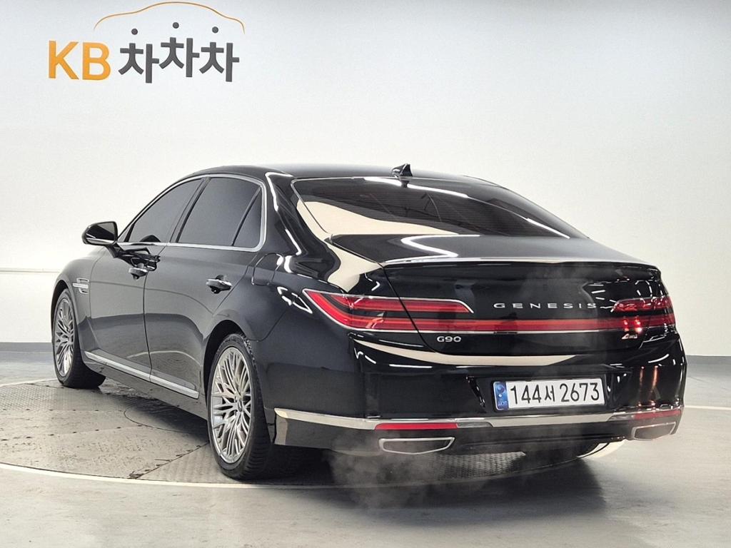2021 GENESIS G90 