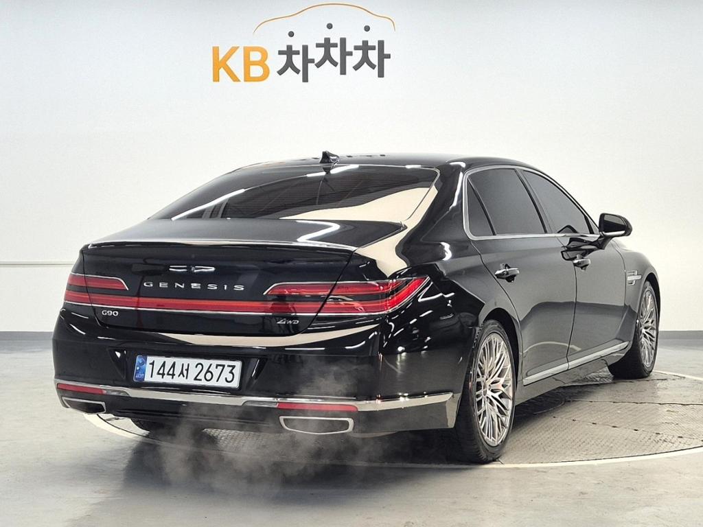 2021 GENESIS G90 
