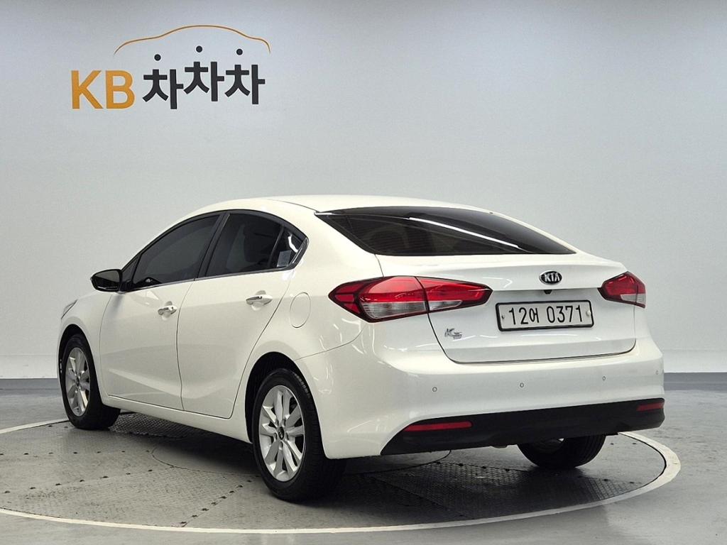 2017 KIA THE NEW K3 