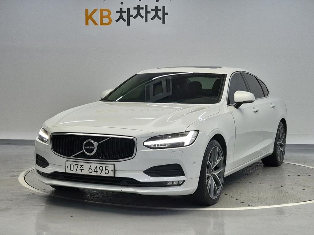 2017 VOLVO S90 