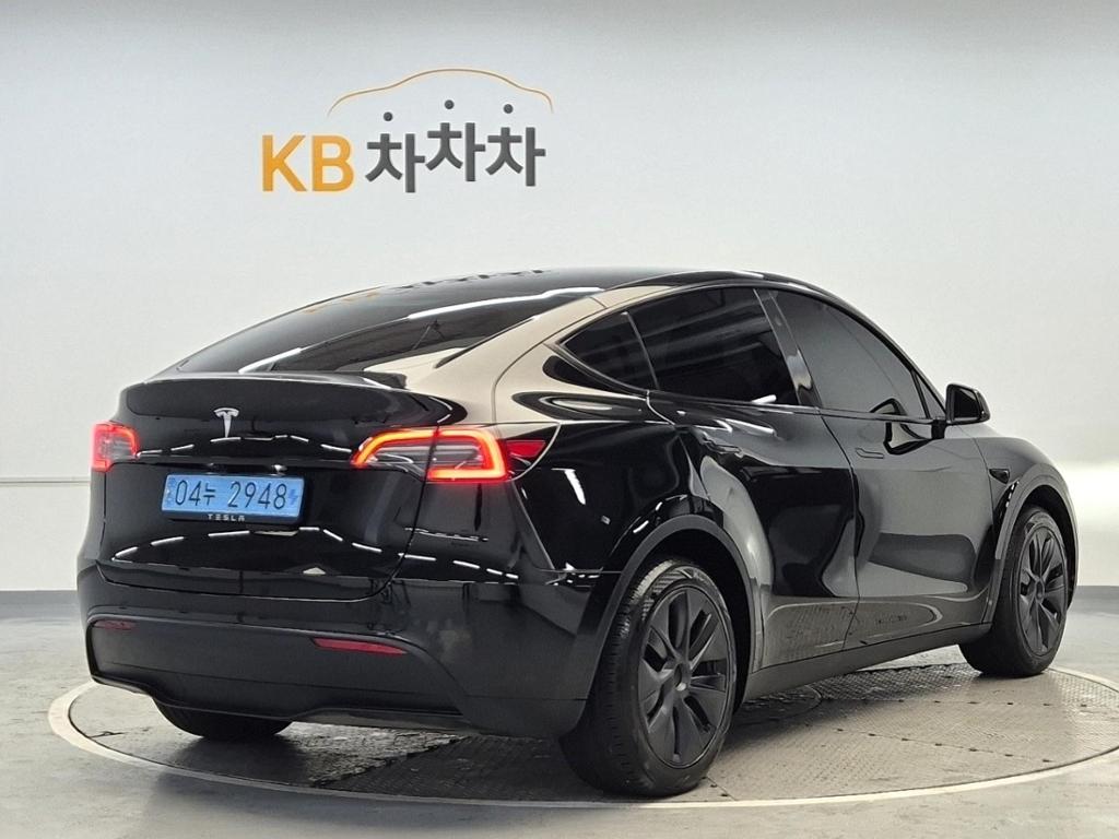 2024 TESLA MODEL Y 