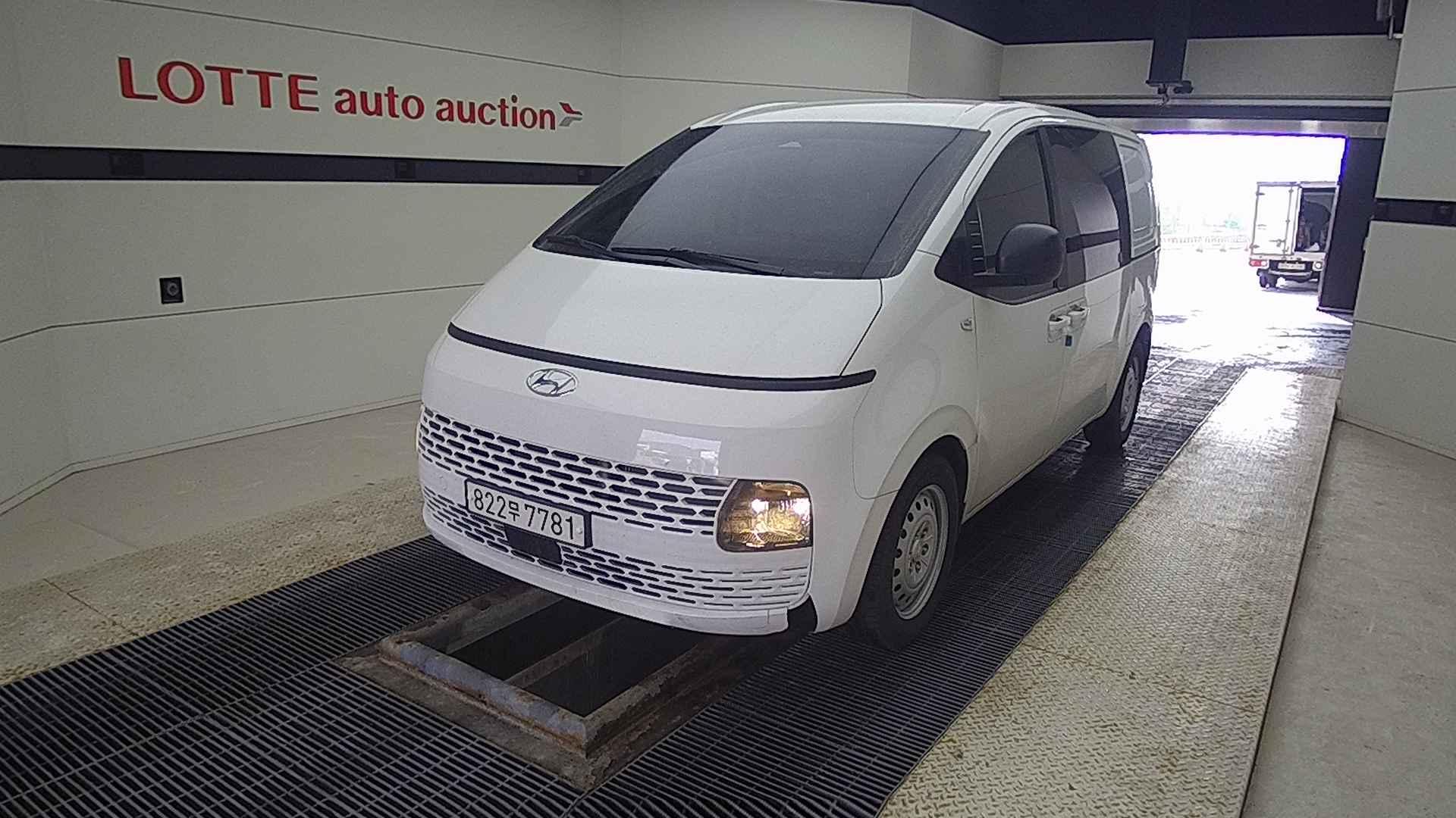2022 HYUNDAI STARIA 2.2 Diesel Cargo 5seat Smart