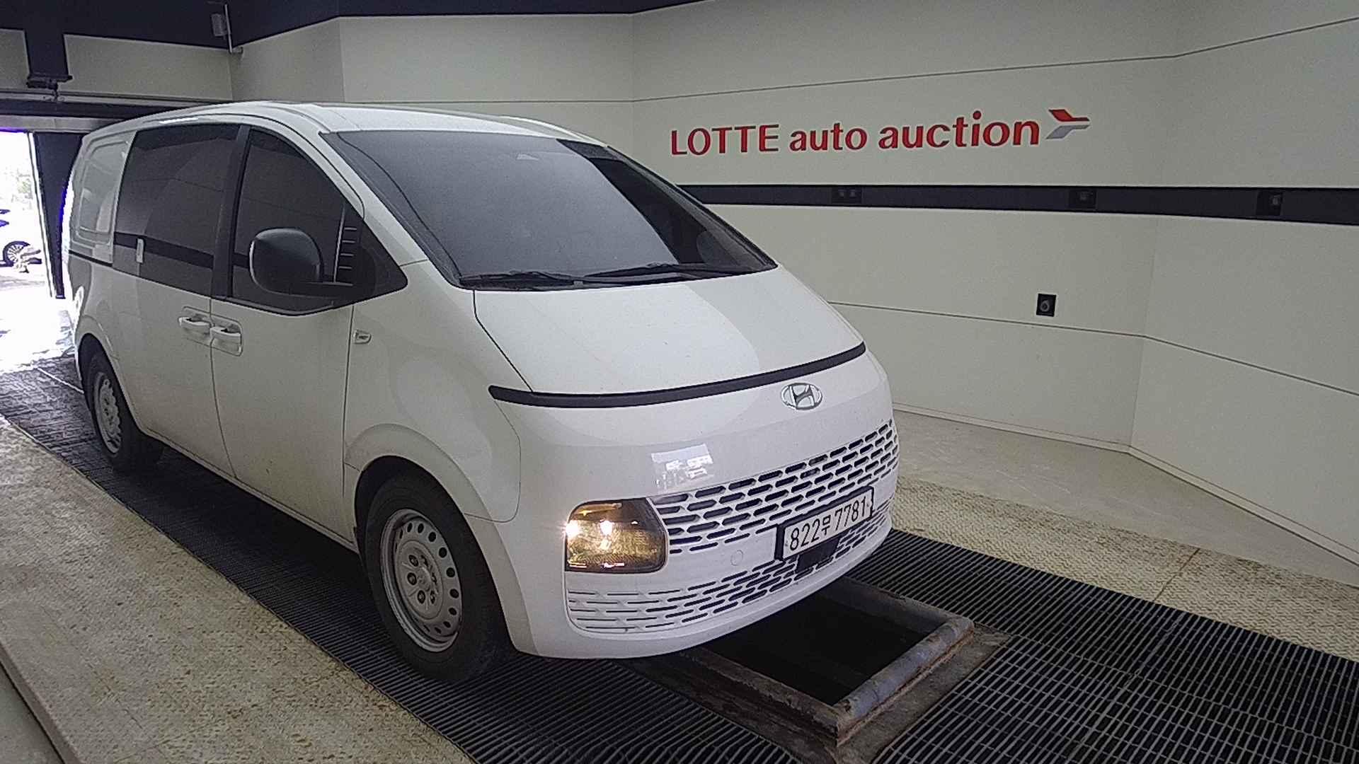 2022 HYUNDAI STARIA 2.2 Diesel Cargo 5seat Smart