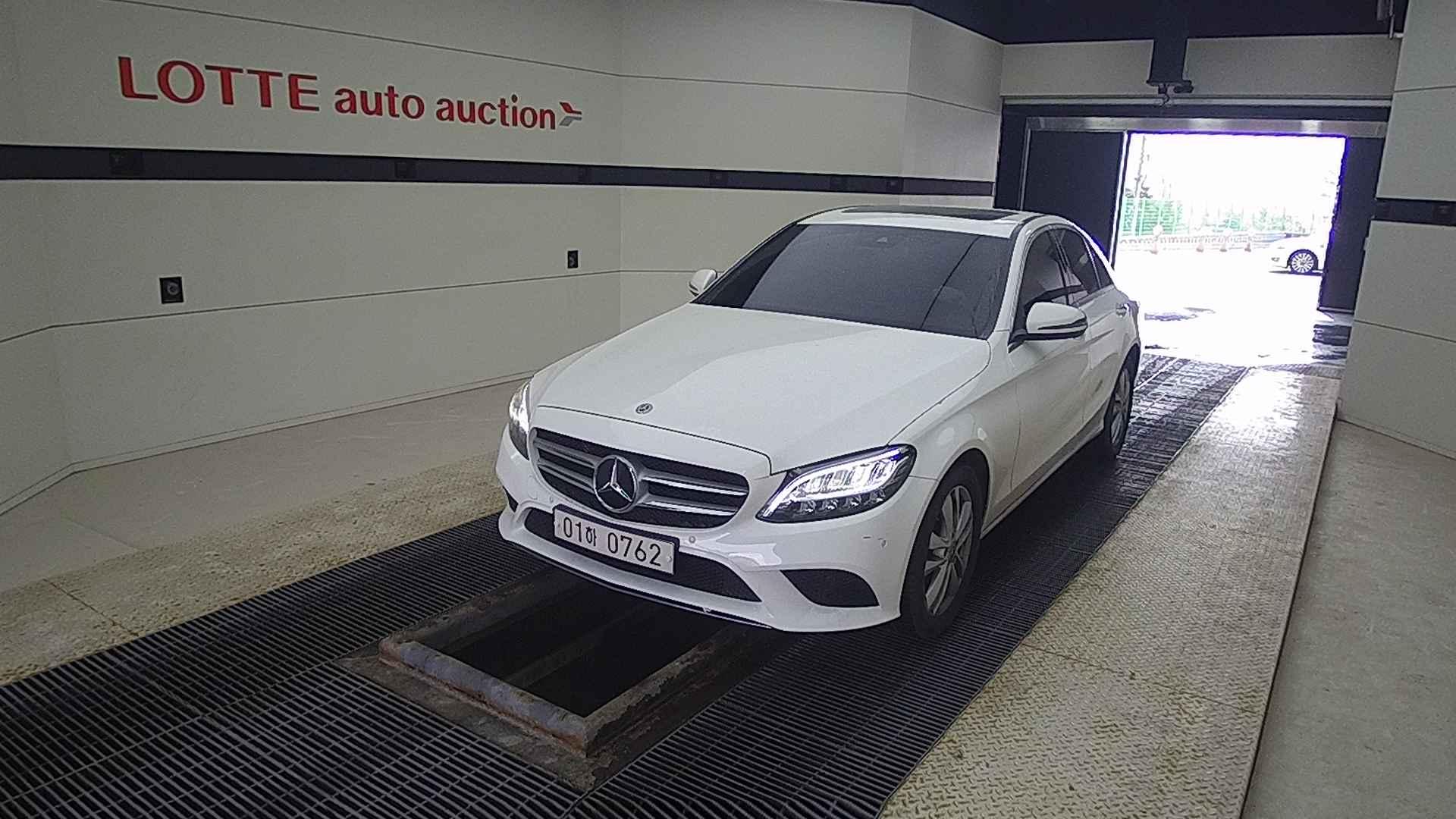 2019 BENZ C CLASS (4Gen) C220 d Avantgarde