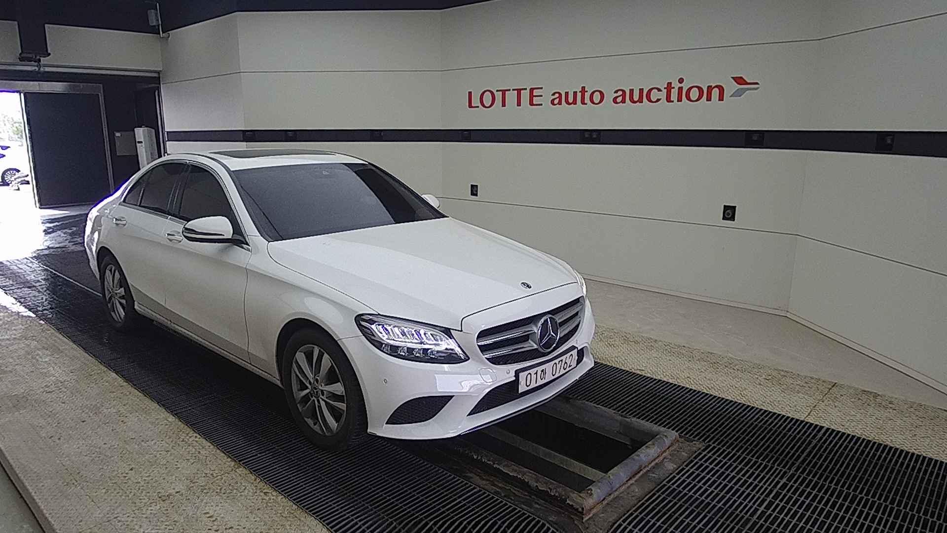2019 BENZ C CLASS (4Gen) C220 d Avantgarde
