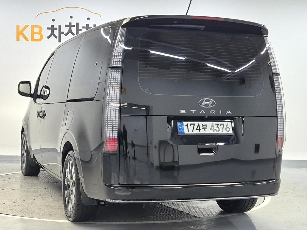 2022 HYUNDAI STARIA 