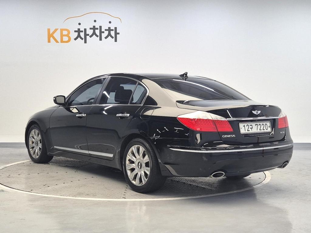2008 HYUNDAI GENESIS 