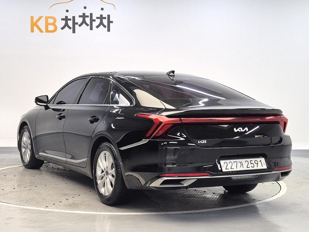 2022 KIA K8 