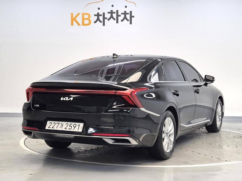 2022 KIA K8 
