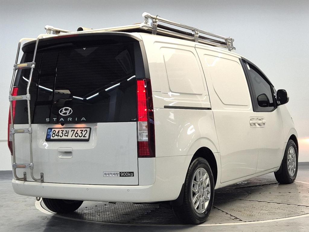2023 HYUNDAI STARIA 