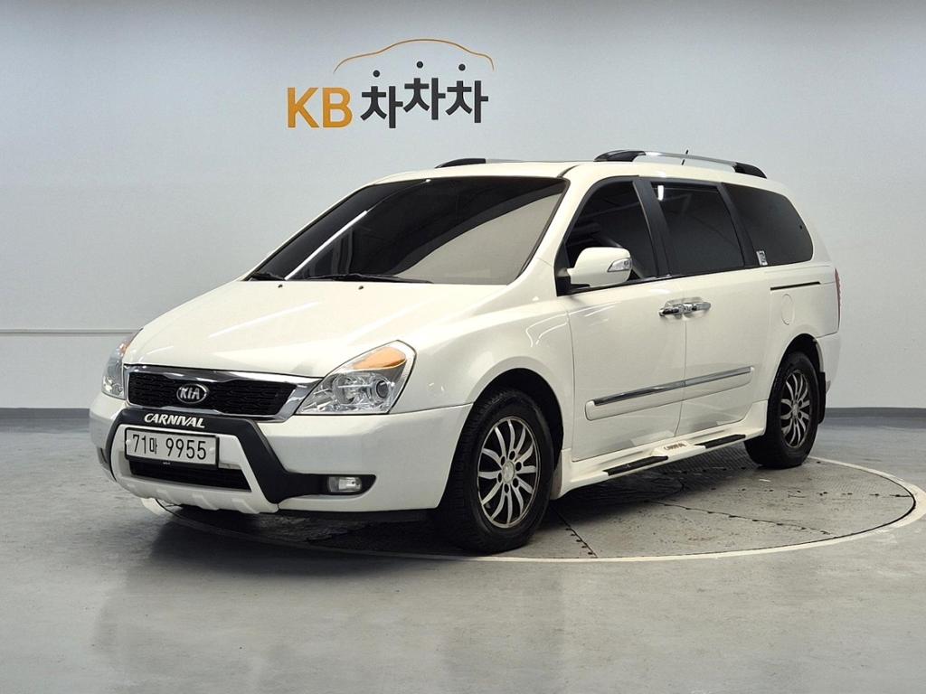 2013 KIA CARNIVAL R 
