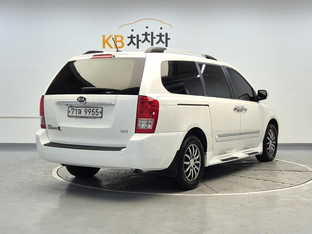 2013 KIA CARNIVAL R 