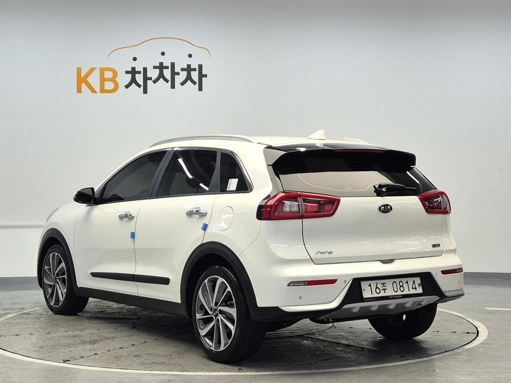 2017 KIA NIRO 