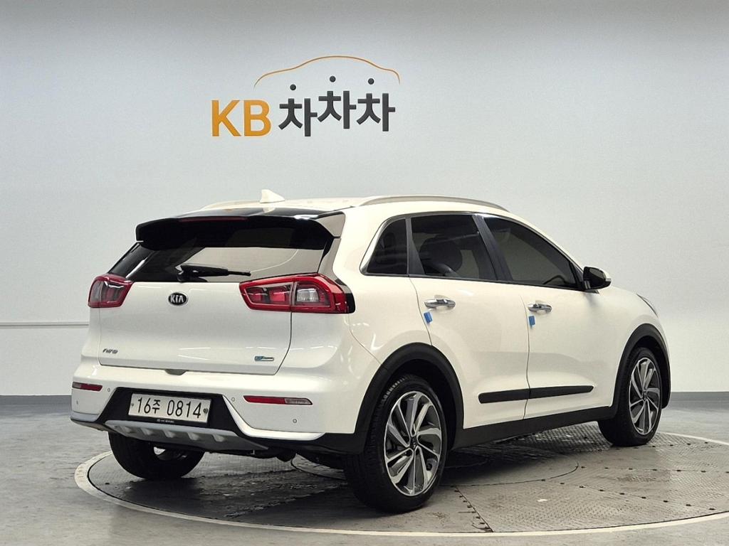 2017 KIA NIRO 